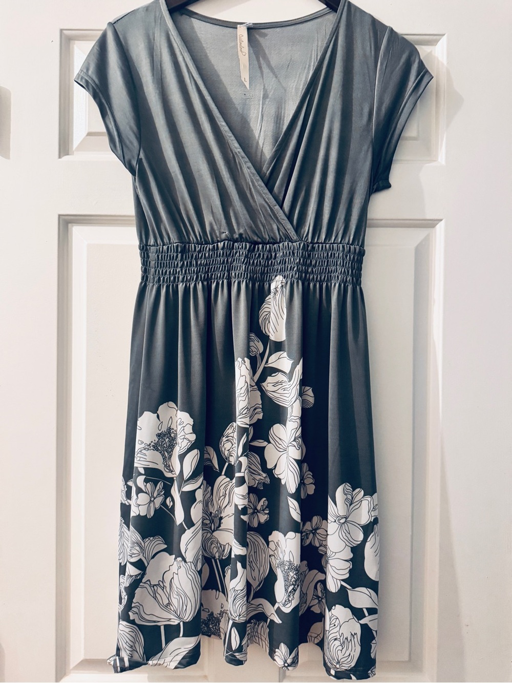 Cristinalove Grey Floral Dress